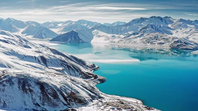 航拍雪后唯美新疆帕米尔高原白沙湖
