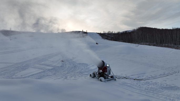 人造雪滑雪场机械造雪造雪机