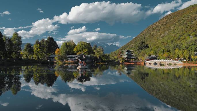 云南旅游丽江黑龙潭公园远景