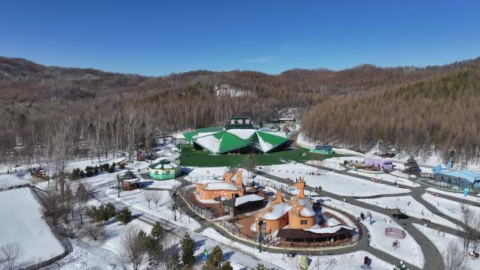哈尔滨亚布力滑雪度假村雪山水世界