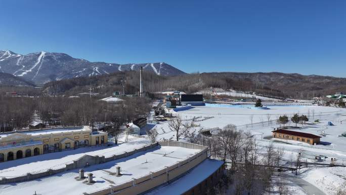 哈尔滨亚布力滑雪度假村雪山水世界