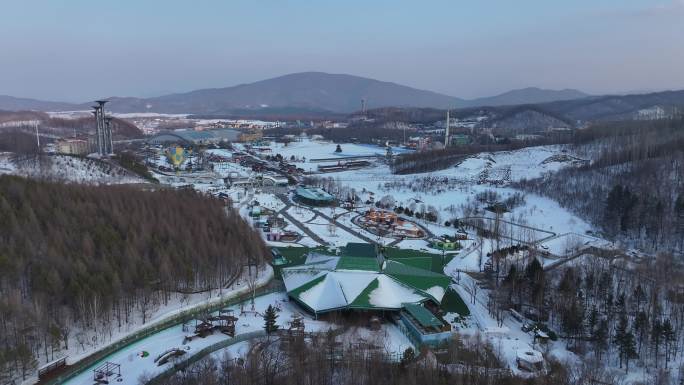 哈尔滨亚布力滑雪度假村雪山水世界