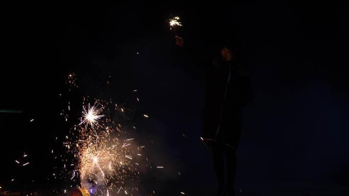 春节春联红灯笼烟花爆竹乡村新年