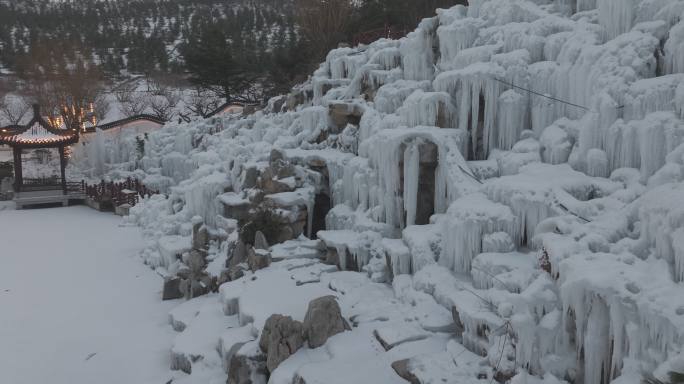 航拍威海市环翠区华夏城景区冰山冰川流水