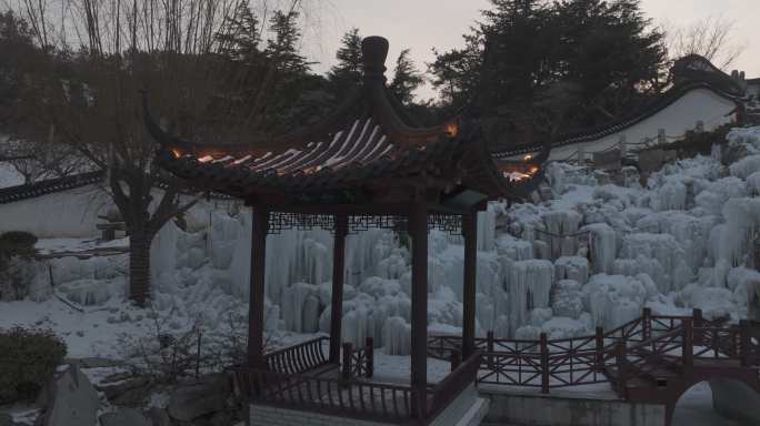 航拍威海市环翠区华夏城景区冰山冰川流水