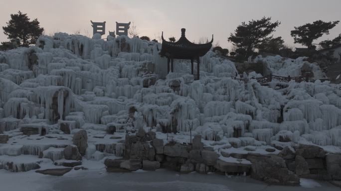 航拍威海市环翠区华夏城景区冰山冰川流水