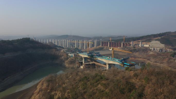 沪渝蓉高铁建设湖北荆门段工地