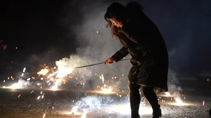 春节春联红灯笼烟花爆竹乡村新年