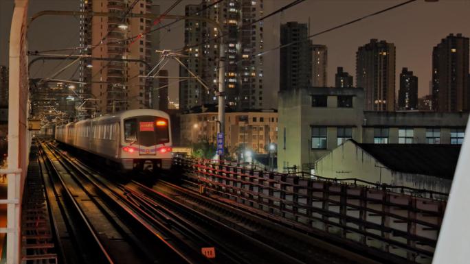 上海地铁4号线进站出站夜景含原声