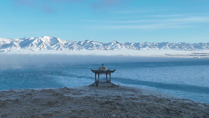 冬季赛里木湖冰推云雾雪山观景塔