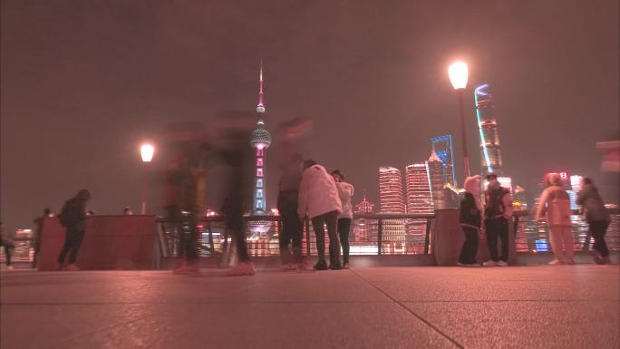 上海外滩游客游玩人流延时夜晚夜景视频素材