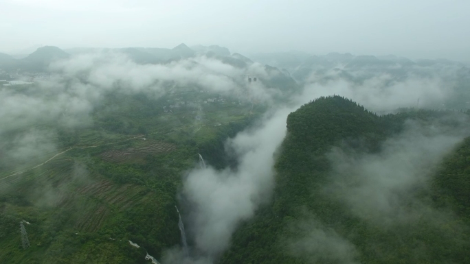 4K航拍贵州黔西南马岭河大峡谷瀑布云雾