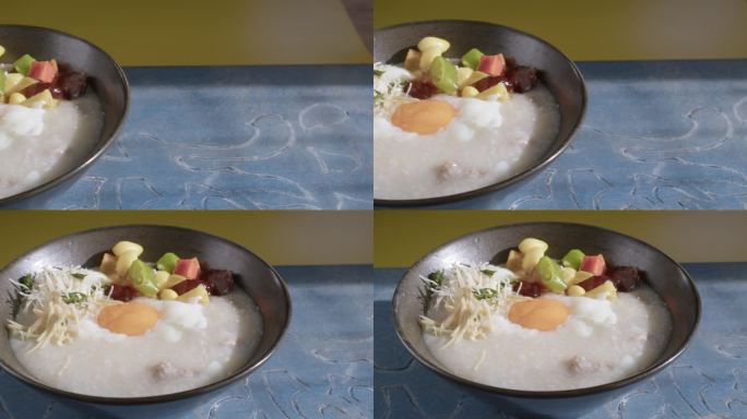 猪肉和溏心蛋粥，中国食品。