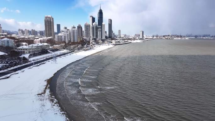 4K航拍烟台海边雪景