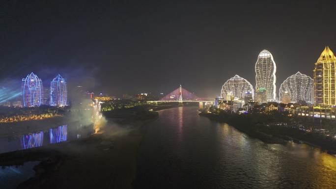 澜沧江畔夜景