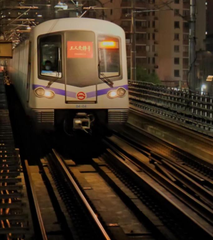 上海地铁4号线进站出站竖屏
