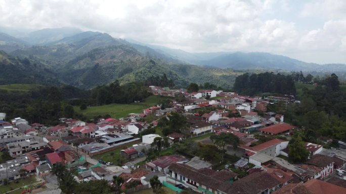 安蒂奥基亚省实验。哥伦比亚麦德林村附近的山区。南美洲著名的咖啡谷