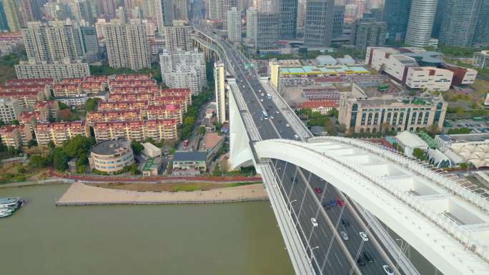 上海市黄浦区鲁班路立交桥卢浦大桥车辆车流