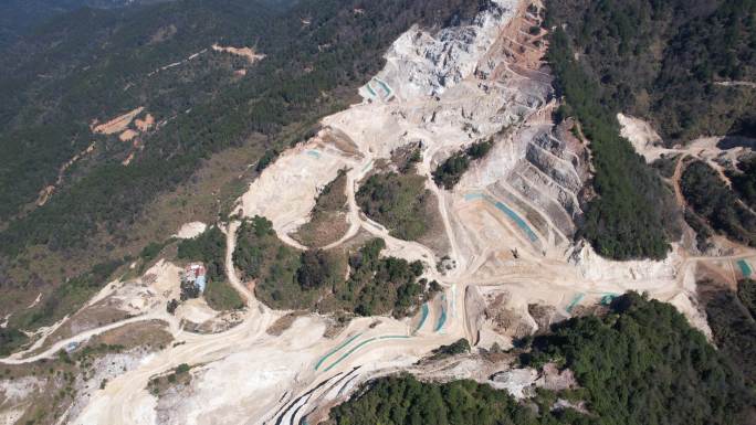 滥开采  破坏环境 山体破坏 满目苍夷