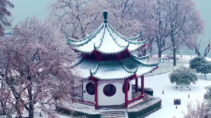 武汉东湖冬天唯美风景古建筑暴雪冬季