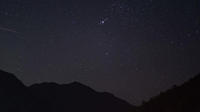 高山山夜晚星空星光星星银河延时摄影
