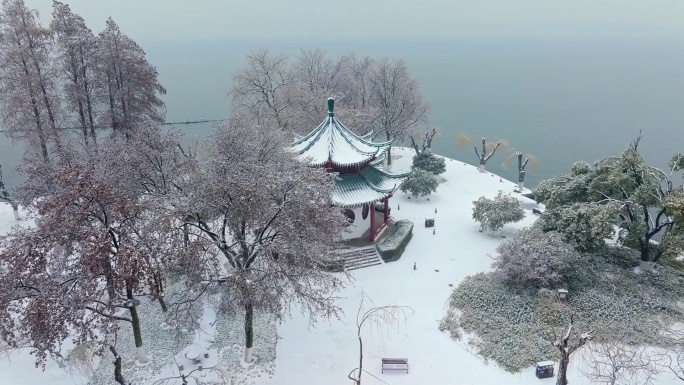 武汉东湖冬天唯美风景古建筑暴雪冬季