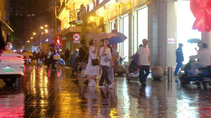 夜晚城市街道街头人流行人街景夜景逛街素材