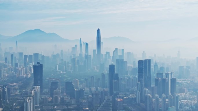 深圳城市建筑航拍云雾中的平安大厦
