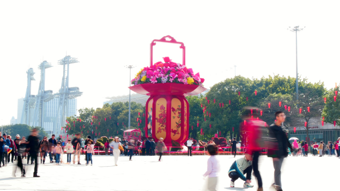 花城广场春节巨型花篮下人流延时