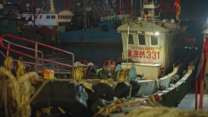 渔船夜晚夜景浙江宁波象山石浦镇渔村