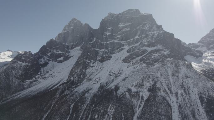 航拍雪山 航拍四姑娘山Dlog灰片素材