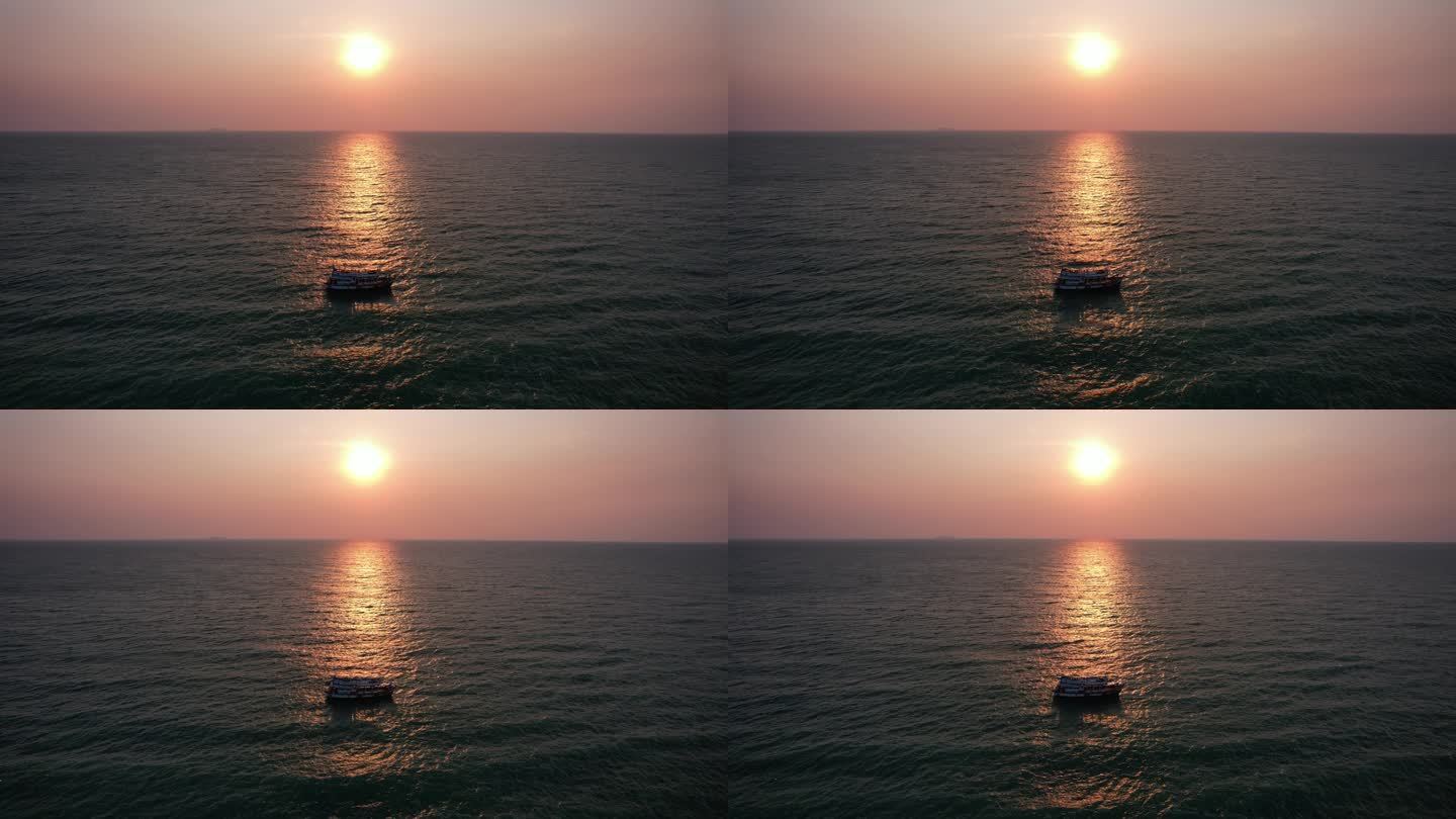 日出日落下的海洋船航拍3