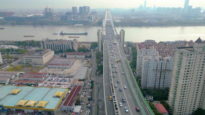 上海市黄浦区鲁班路立交桥卢浦大桥车流城市