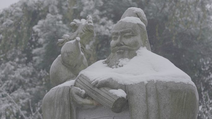 药王孙思邈雕像雪景灰片