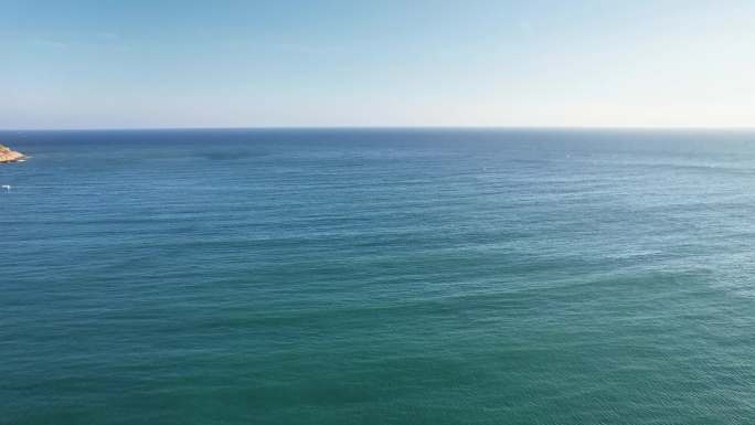蓝色海洋大海沙滩海浪航拍
