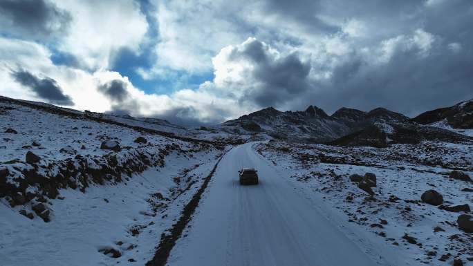 扎瓦拉垭口积雪暗冰路段2