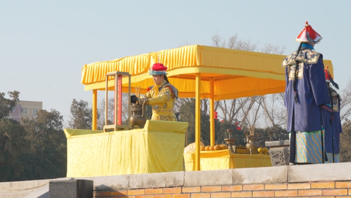 北京地坛庙会仿清祭地仪式