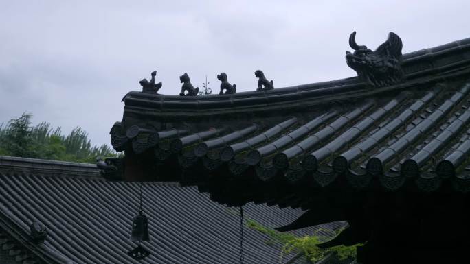 古代建筑寺庙-青石板-马头墙-下雨