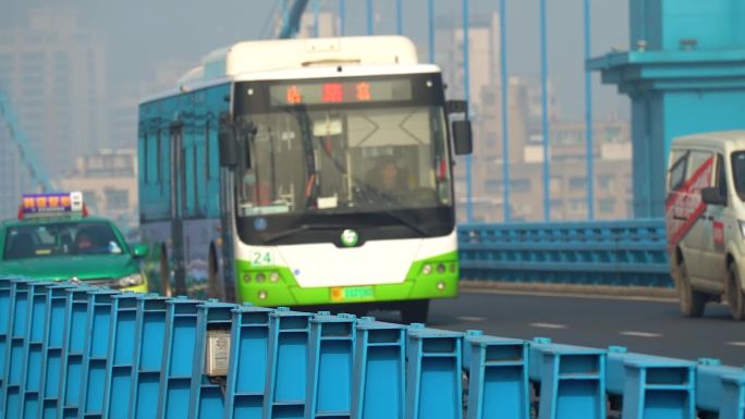 襄阳城市公交车公共交通工具
