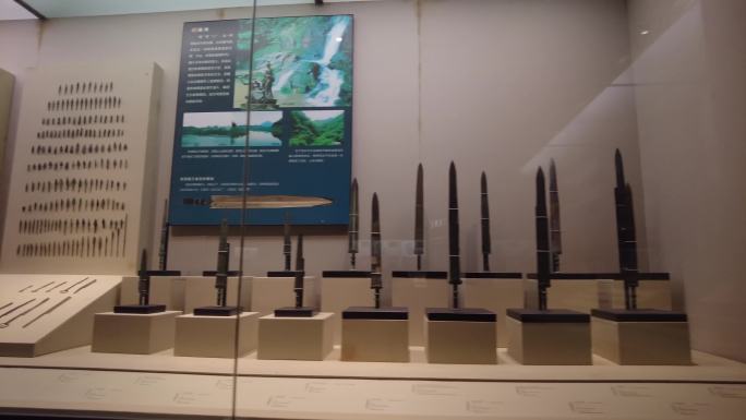 博物馆古代兵器和船只