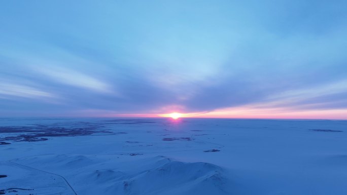 航拍寒冬呼伦贝尔草原暮雪