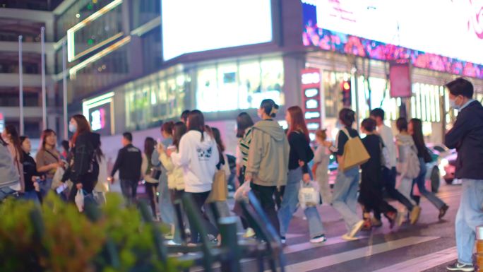 夜晚城市车流人流夜景街景视频素材