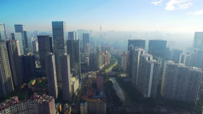 蓝天下的现代大都市成都市中心东门航拍风景