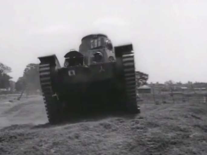 二战装甲车  装甲车 九五式装甲车