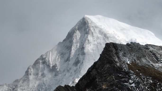 稻城亚丁夏诺多吉雪山3