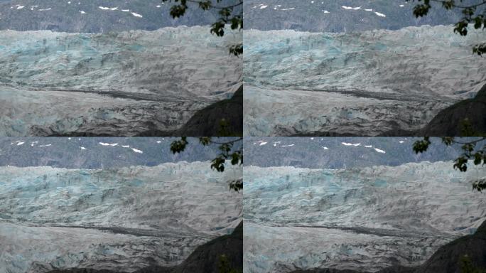 门登霍尔冰川，阿拉斯加锯齿状山峰的特写。