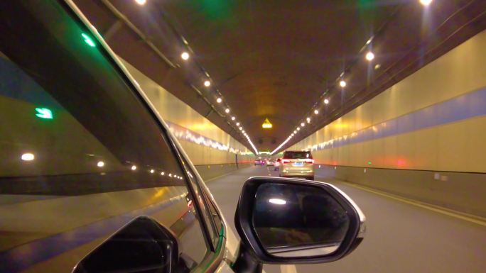 汽车在隧道里行驶视频素材