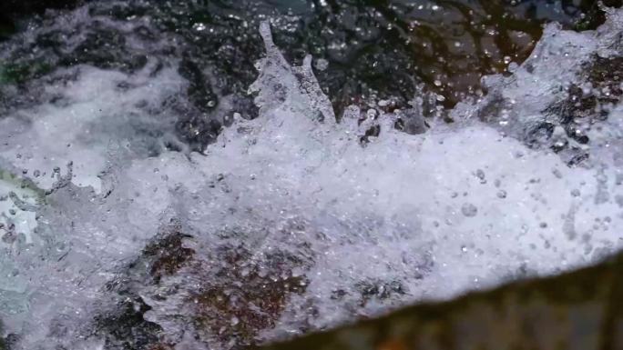 河边流水河流河水小溪山泉泉水流体液体水流