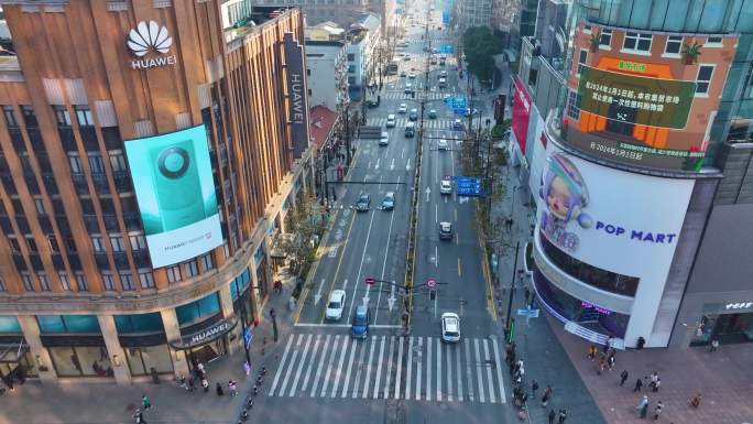 上海外滩南京东路航拍车流人流黄浦区风景城