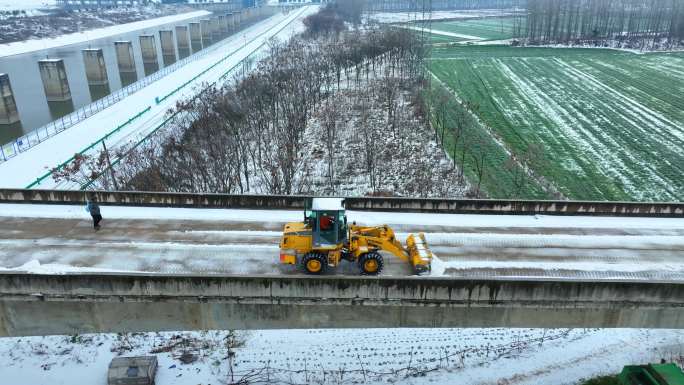 铲车除雪